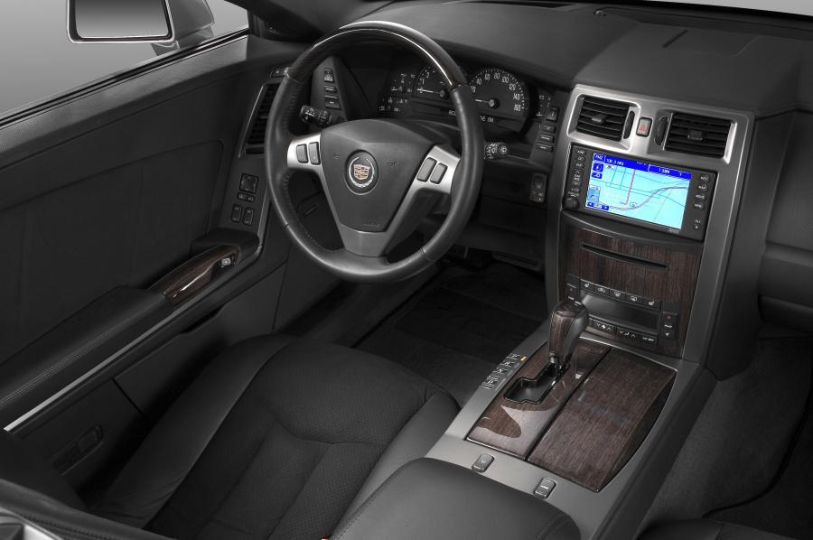  Cadillac XLR-V 2006 года  (фото 27 из 58)